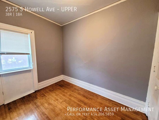 Building Photo - Spacious 3Bedroom Upper Unit in Bay view w...