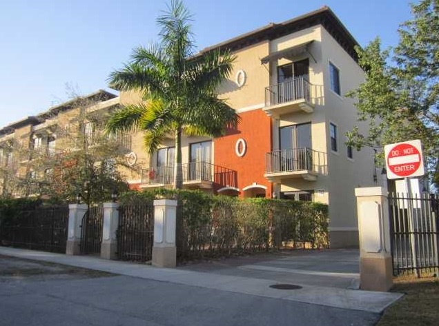 Building Photo - Ibiza Village