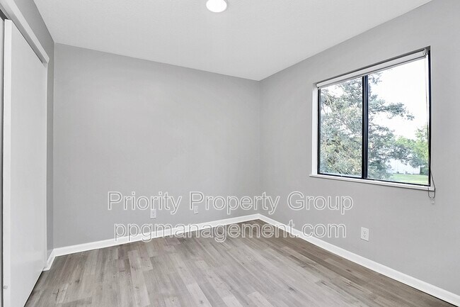Building Photo - 10971 Harrowfield Rd