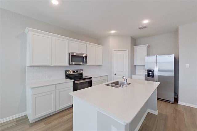 Building Photo - 260 Jenkinson Dr