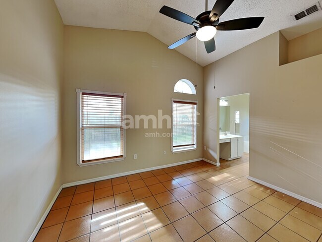 Building Photo - 2991 Saint James Lane