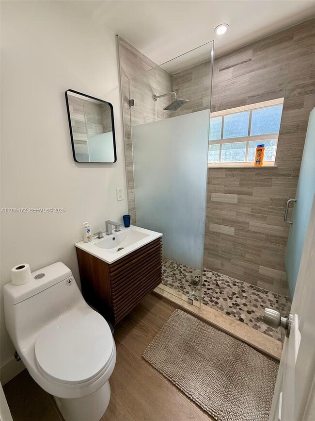 Building Photo - 15800 NE 15th Ave