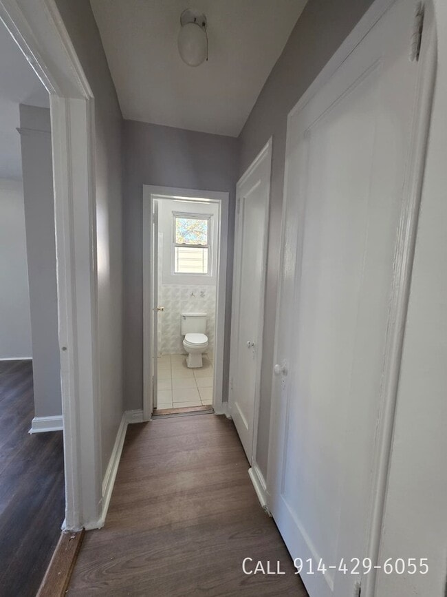 Building Photo - 139 W Sandford Blvd