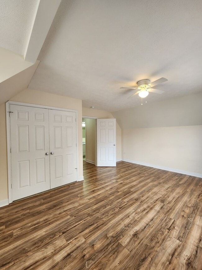 Building Photo - Asheville Rental!