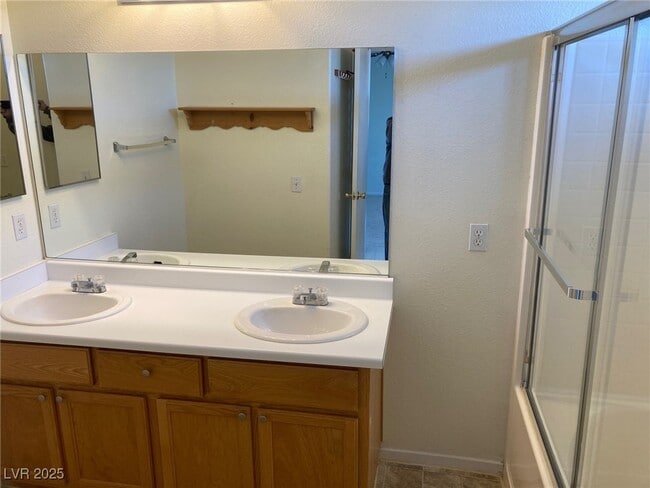 Building Photo - 752 Spotted Eagle St