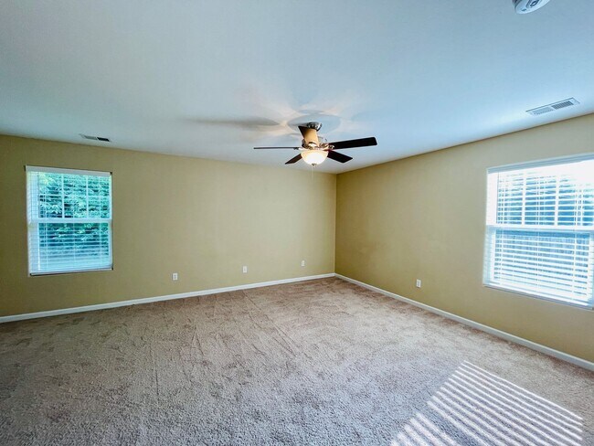 Building Photo - 2029 Drummond Dr