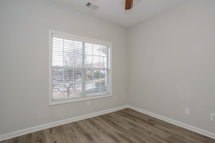 Building Photo - 2650 Neighborhood Walk