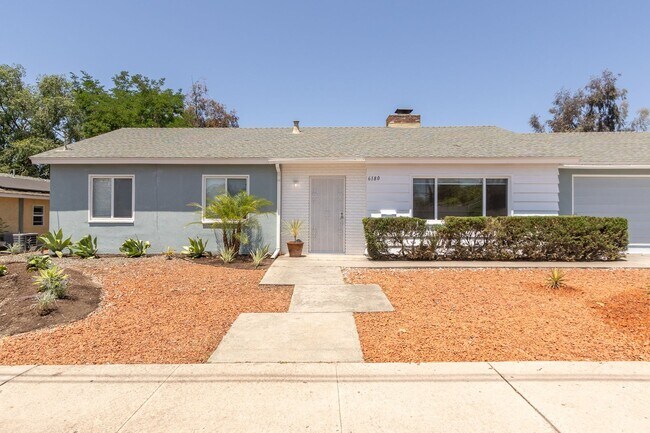 Building Photo - Refreshed Spacious 3 Bed/2 Bath Home in La Mesa!