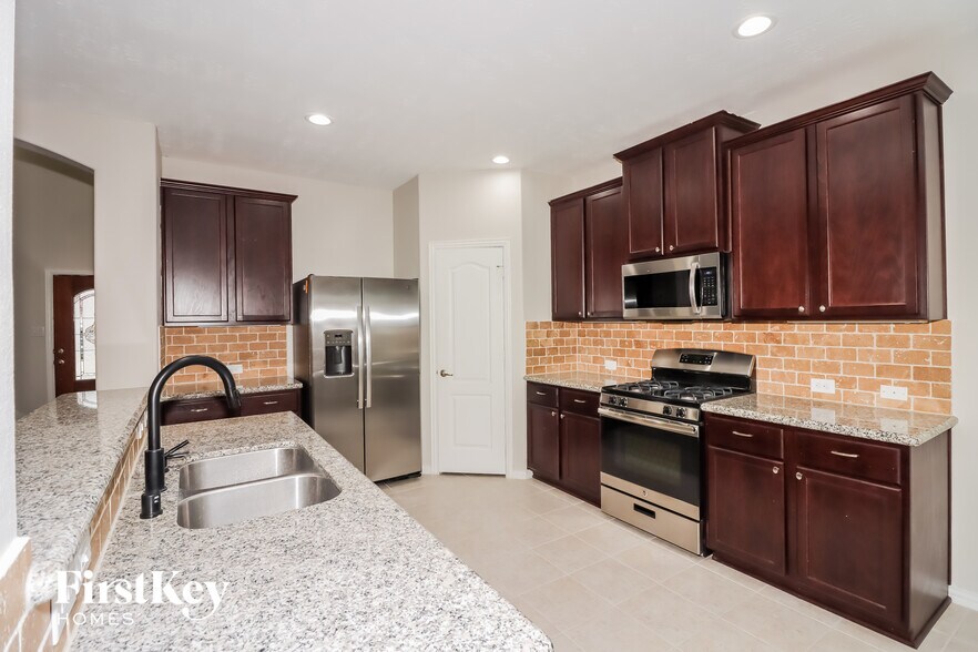 Building Photo - 219 Chestnut St