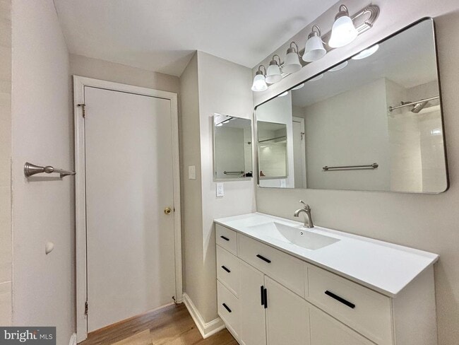 Building Photo - 14421 Gringsby Ct