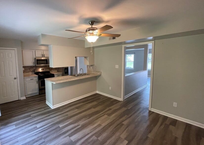 Building Photo - 911 Grayfox Cir