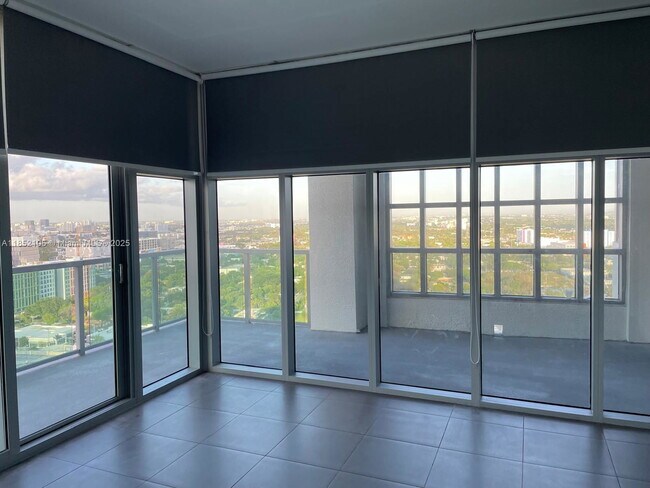 Primary Photo - 3301 NE 1st Ave