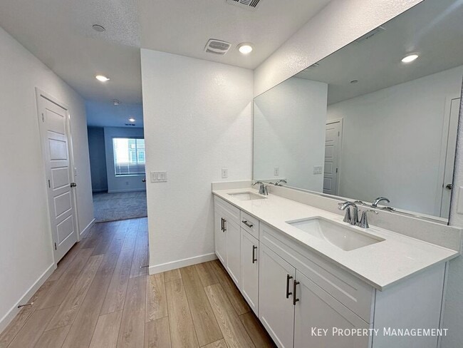 Building Photo - 4241 Vivenda St