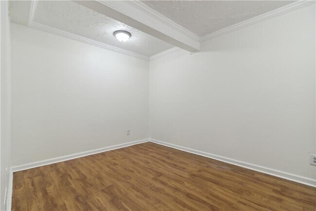 Building Photo - 721 Wedgewood Dr