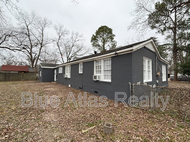 Building Photo - 4716 School St