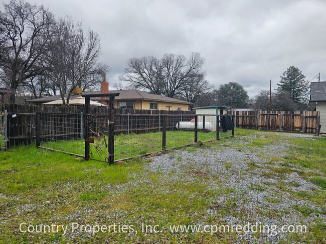 Building Photo - Renovated Gated House on an Acre with Detached Shop in Cottonwood!