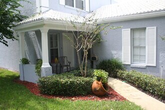 Building Photo - COMING AVAILALBE SOON! Beautiful 2/2 Townh...