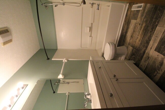 Building Photo - 1720 Messner Dr