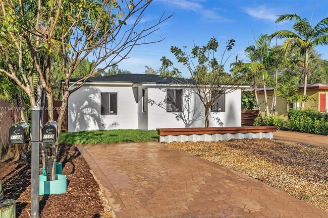 Building Photo - 1123 NE 1st Ave.