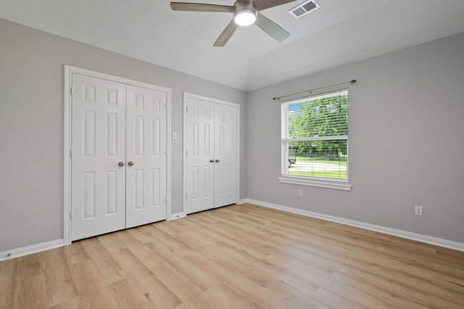 Building Photo - 470 W Houston St