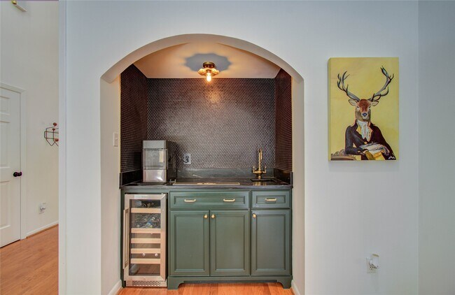 Building Photo - 15835 N Barkers Landing Rd