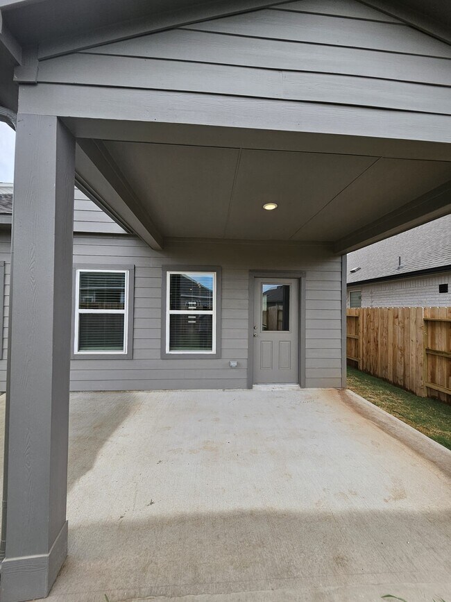 Building Photo - 2727 Crest Creek Ln