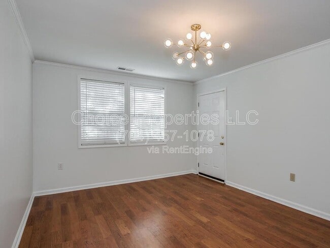 Building Photo - 5111 Valley Stream Rd