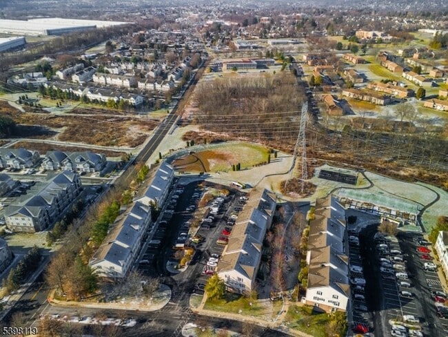 Building Photo - 225 Windmill Ct