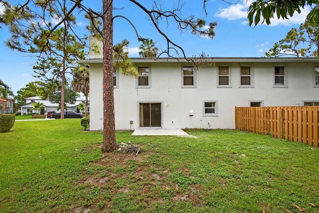 Building Photo - 1135 Staghorn St