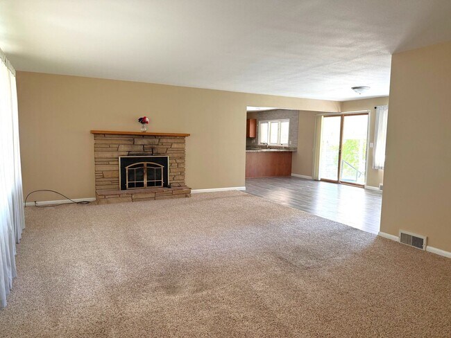 Building Photo - 3249 Monte Vista Dr