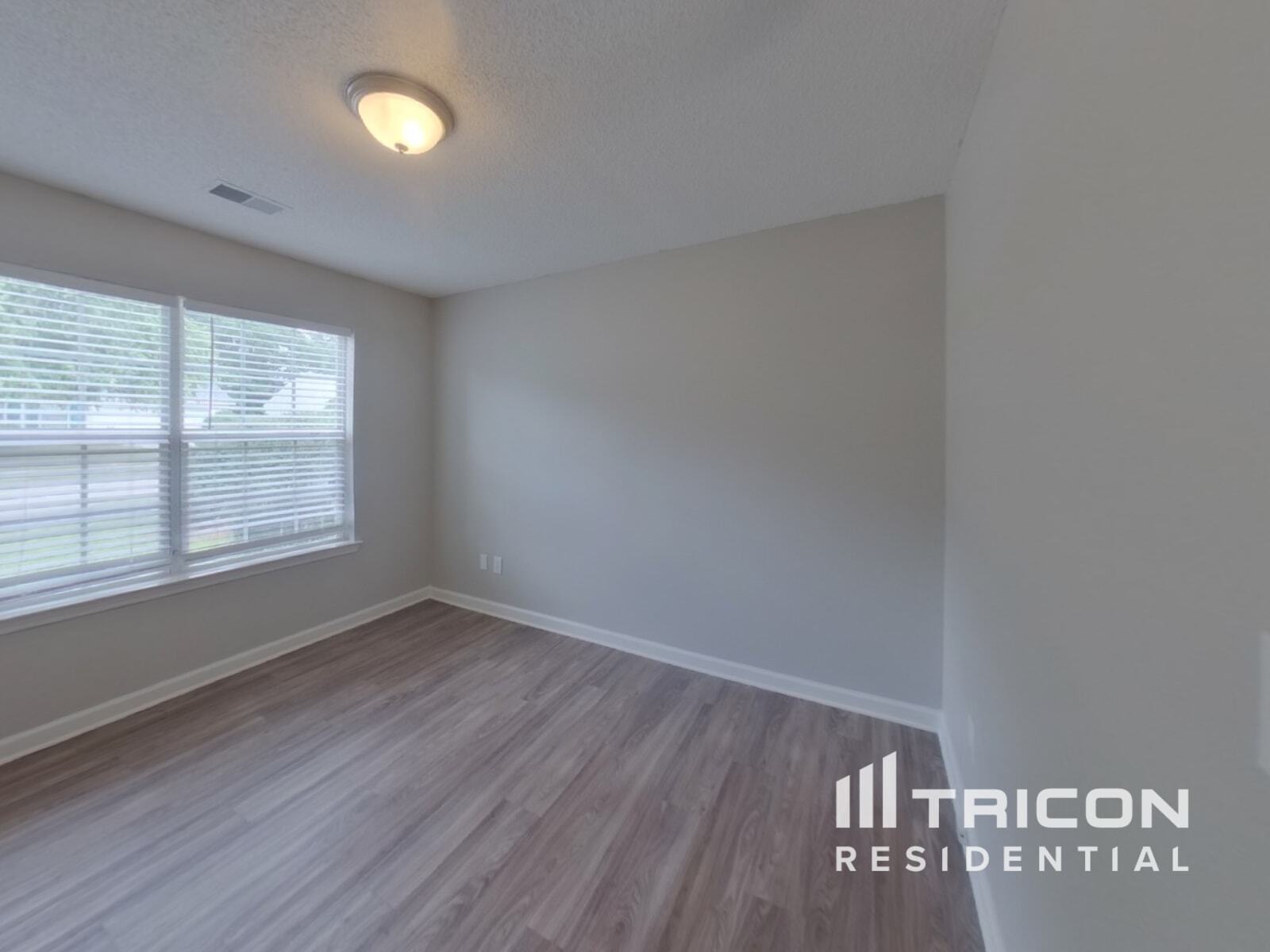 Building Photo - 133 Crimson Oak Dr