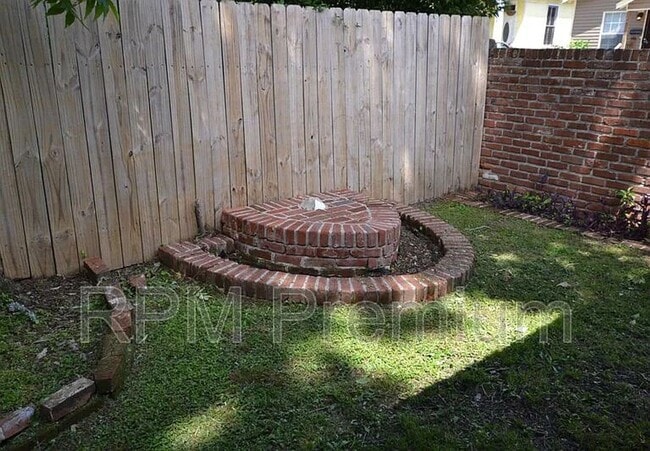 Building Photo - Available Furnished OR  Unfurnished.
