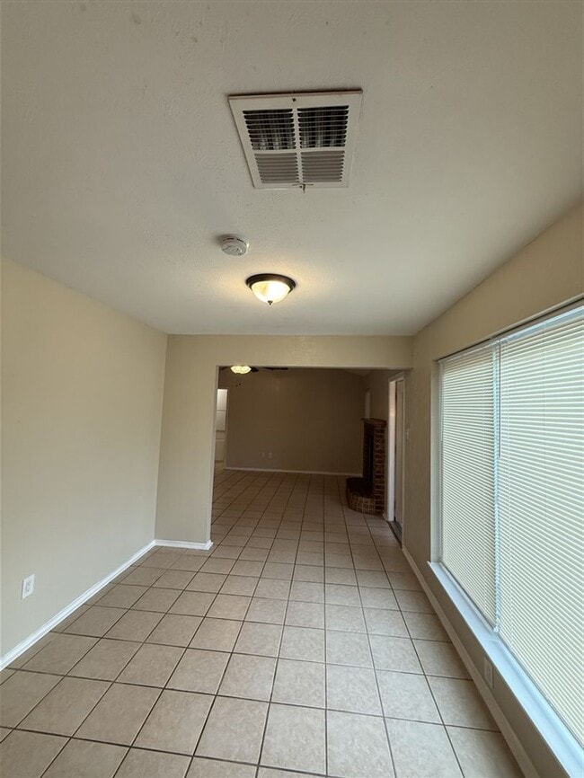 Building Photo - Recently updated in 2026 - Lovely 3 bedroom 2 bath home for lease in south Bossier City LA 71112