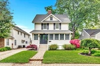 Building Photo - E370 E Main St