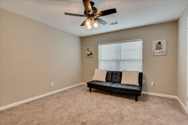 Building Photo - Beautiful Home in a Great Neighborhood
