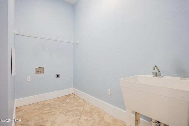 Building Photo - 61 Madie Ln