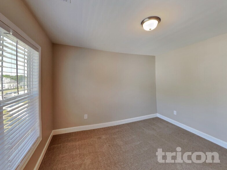 Building Photo - 100 E Goodwin Chase Ln