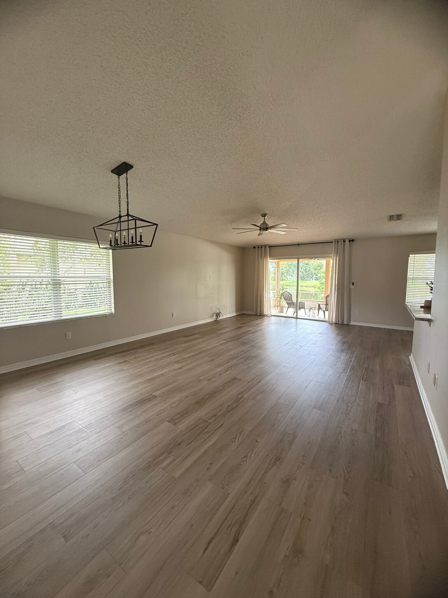 Building Photo - 1744 Arash Cir