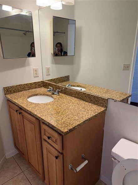 Building Photo - 2516 Grassy Point Dr