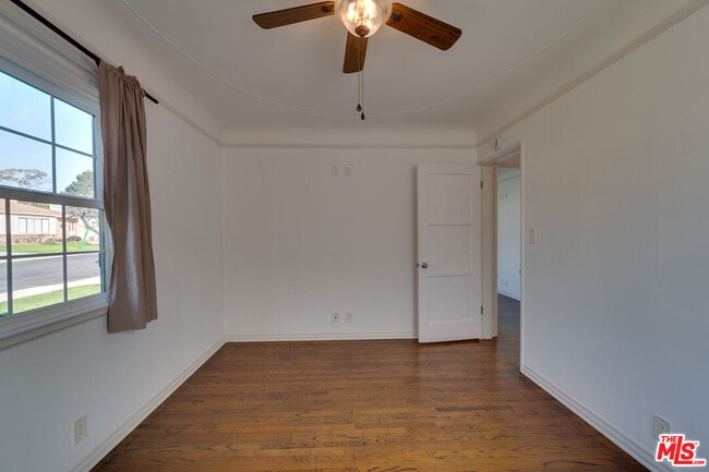 Building Photo - 6408 W 82nd St