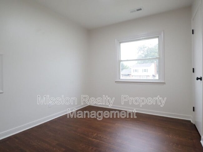 Building Photo - 618 Tarpley Rd
