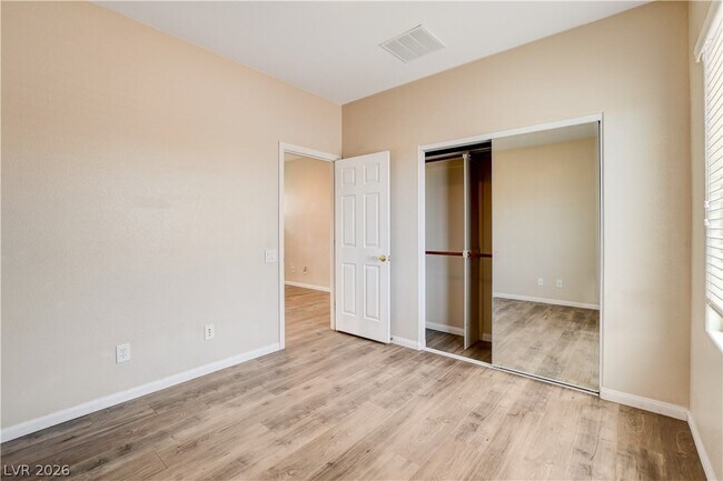 Building Photo - 10474 Howling Coyote Ave