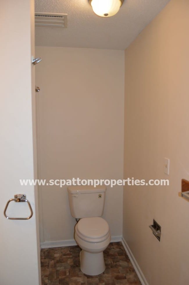 Building Photo - Lyngate Apartment