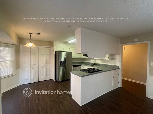 Building Photo - 1234 Woodland Ct SE