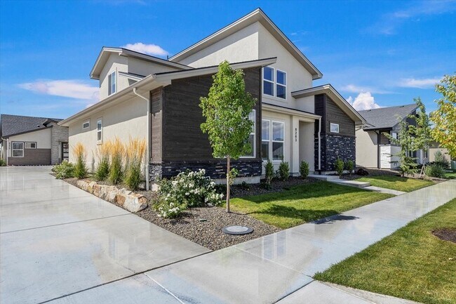 Building Photo - 8283 W Shams Ln