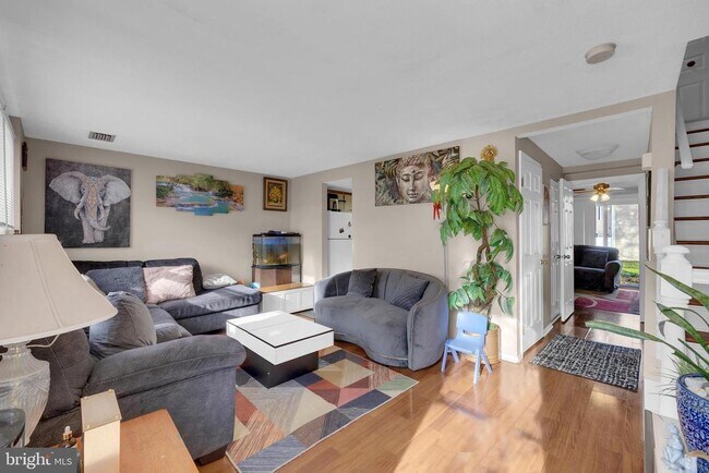 Building Photo - 89 Doe Ct