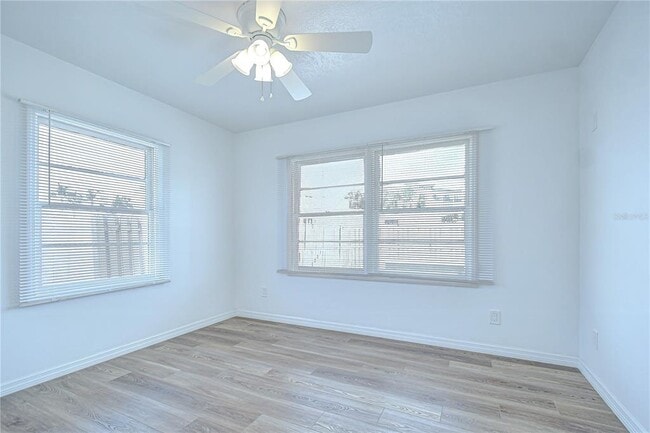 Building Photo - 150 E Madeira Ave