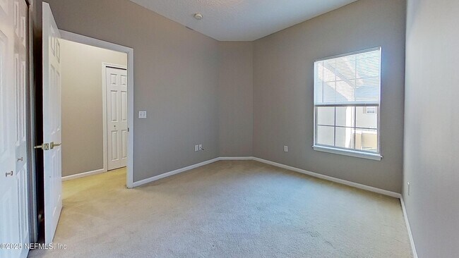 Building Photo - 3907 Summer Grove Way N