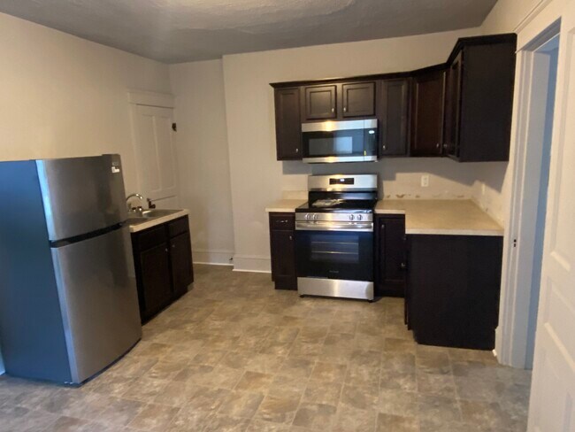 Kitchen - 136 Fruitville Pike