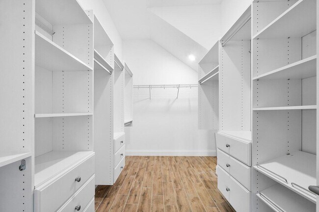 Building Photo - 12289 Waterstone Cir